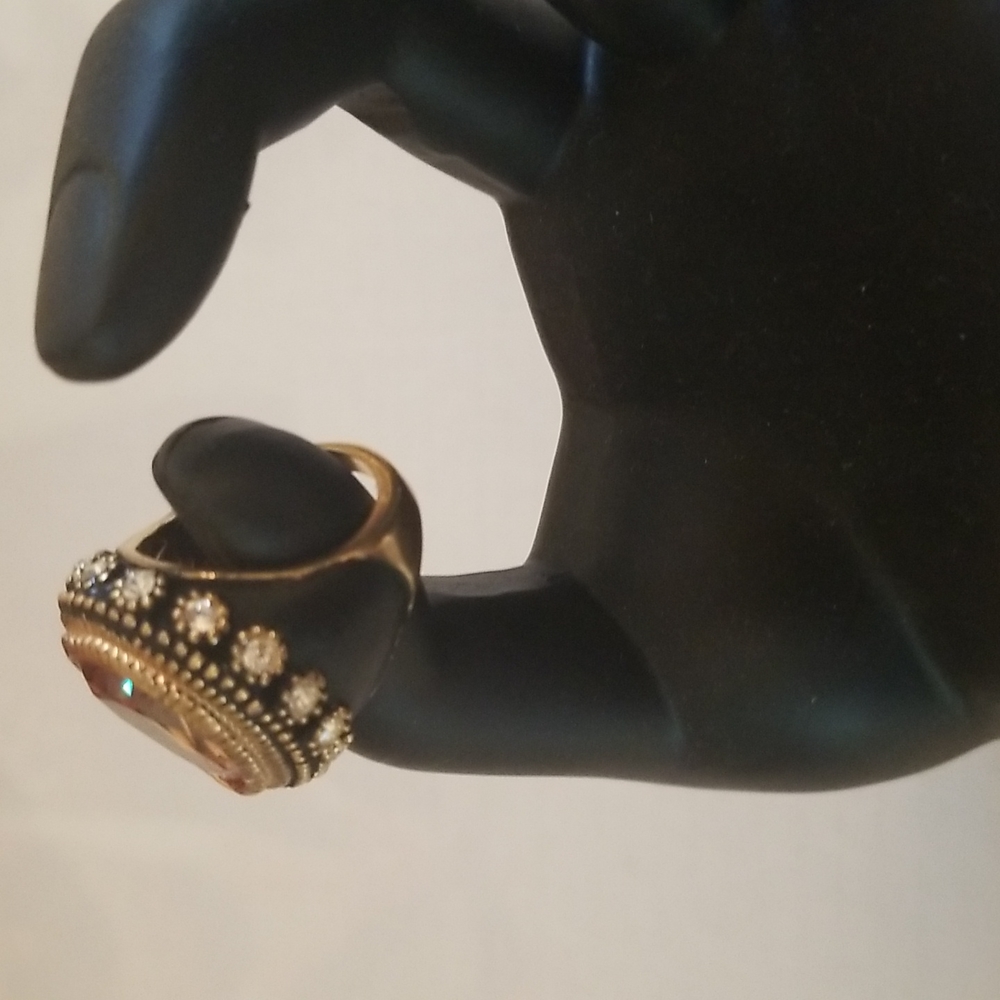 Exquisite Stone Cocktail Ring - Picture 4 of 4